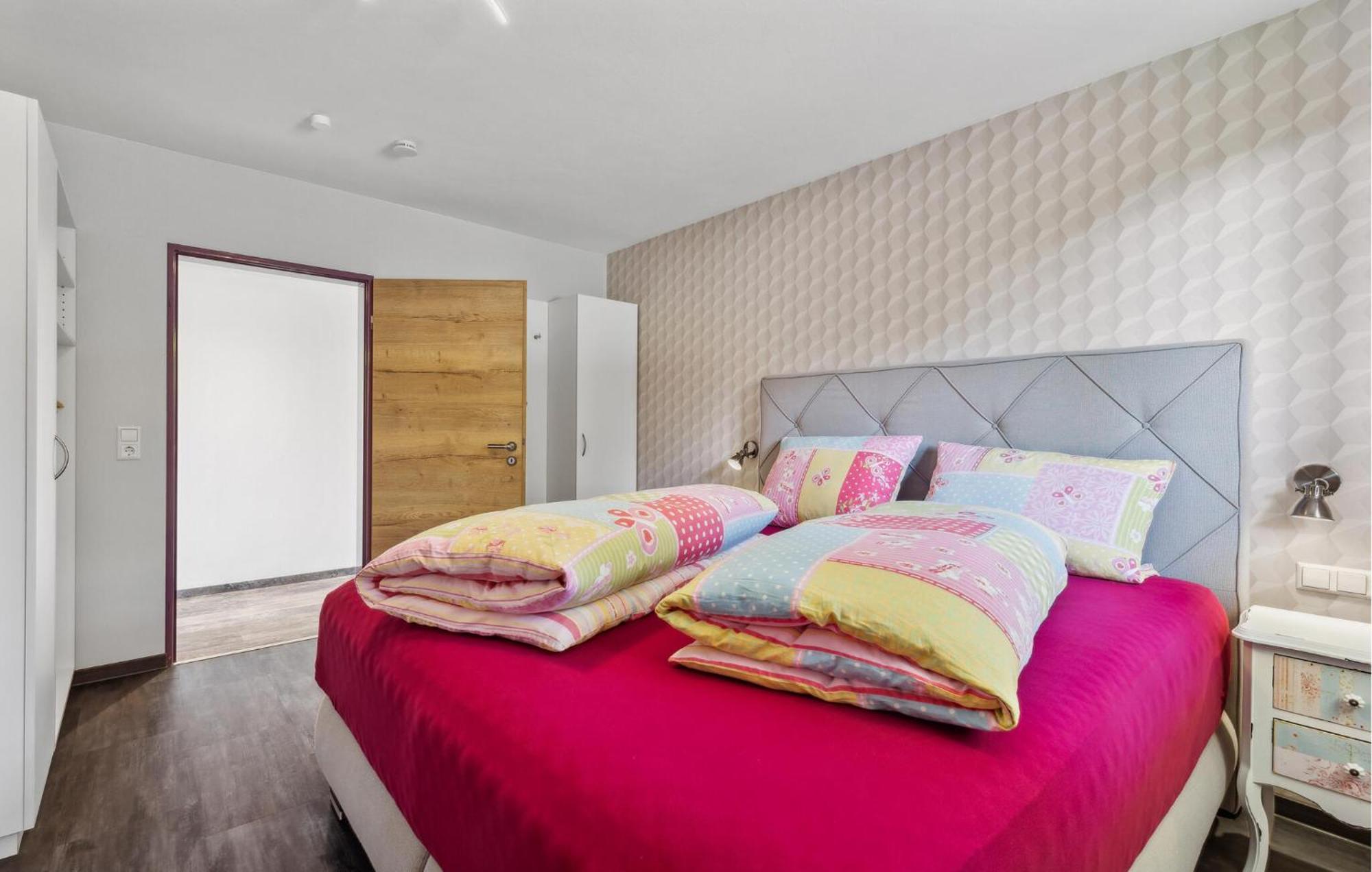 Appartement Awesome In With Wifi
